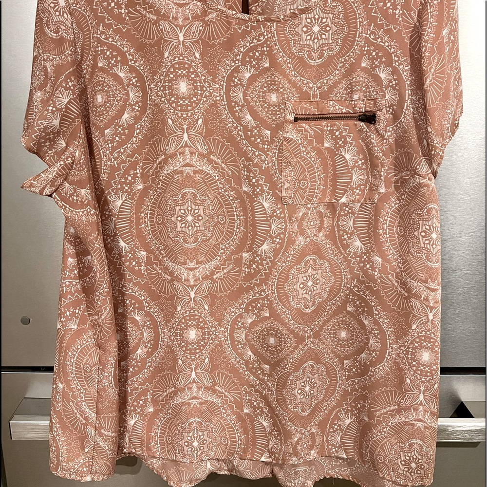 2X Maurice’s brand, flowy top.